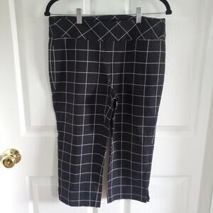 Roz & Ali Black and White Checkered Capris. Size 10. #GR